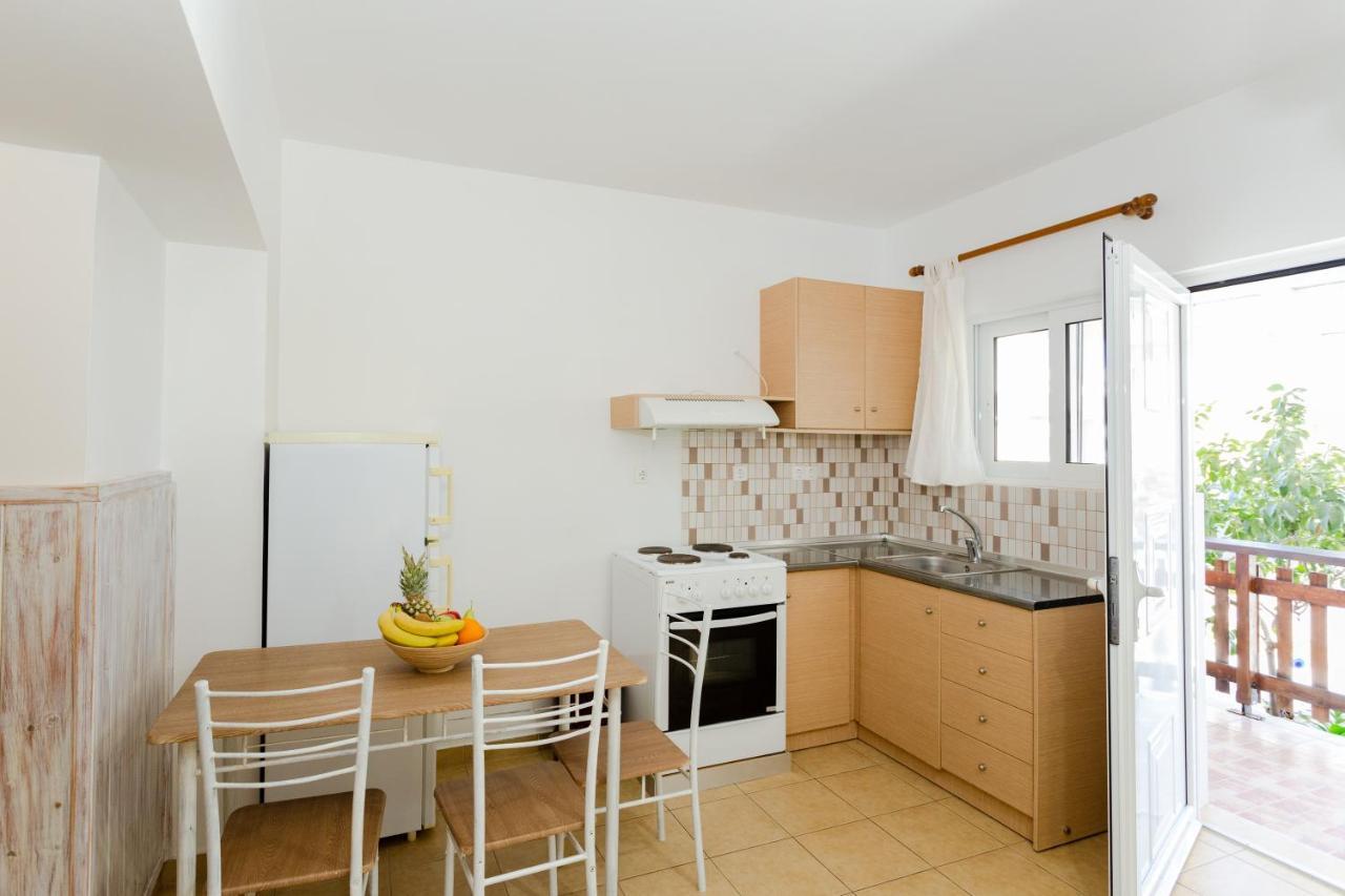 Christos Studios And Family Apartments Stegna Eksteriør bilde