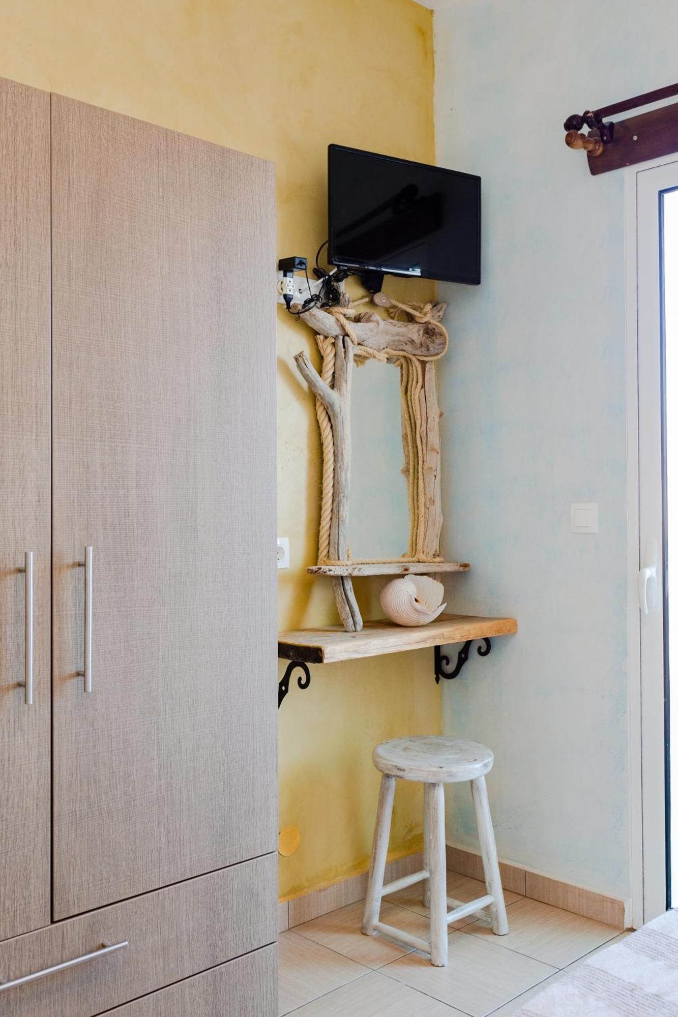 Christos Studios And Family Apartments Stegna Rom bilde
