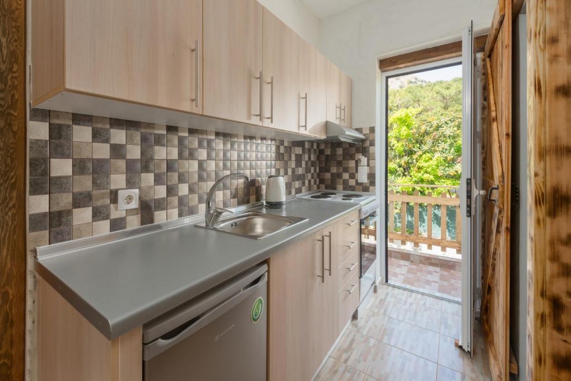 Christos Studios And Family Apartments Stegna Rom bilde